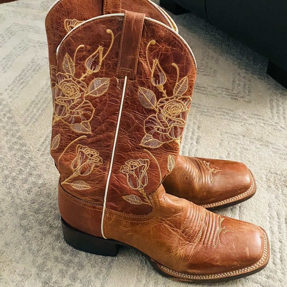 Embroidered Western Cowboy Boots